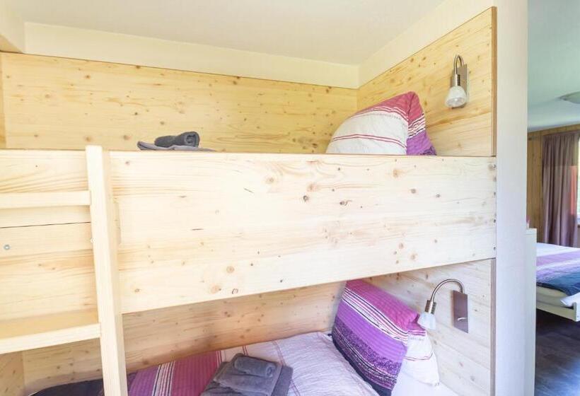 Standard Værelse til 4 pers. med Balkon, Grindellodge