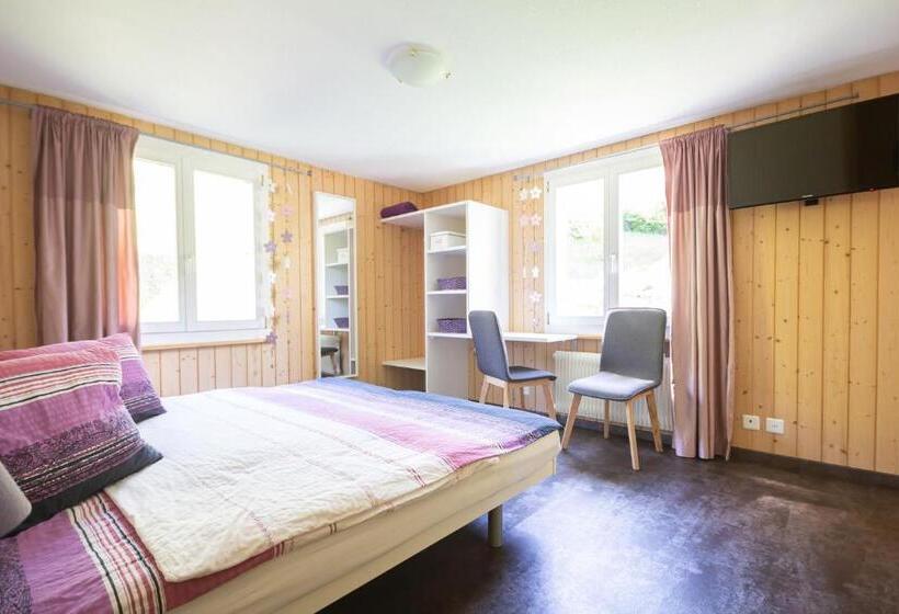 Четырехместный Номер Стандарт с Балконом, Grindellodge