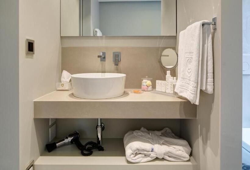 패밀리 룸, Luganodante Boutique & Lifestyle