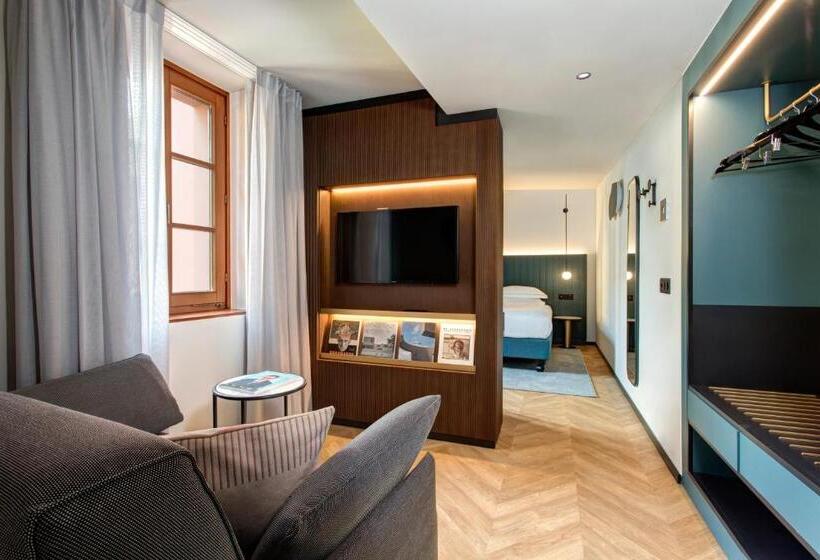 패밀리 룸, Luganodante Boutique & Lifestyle