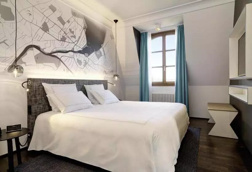 Juniorsviitti, Hôtel Métropole Genève