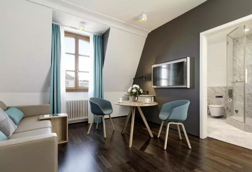 Juniorsviitti, Hôtel Métropole Genève