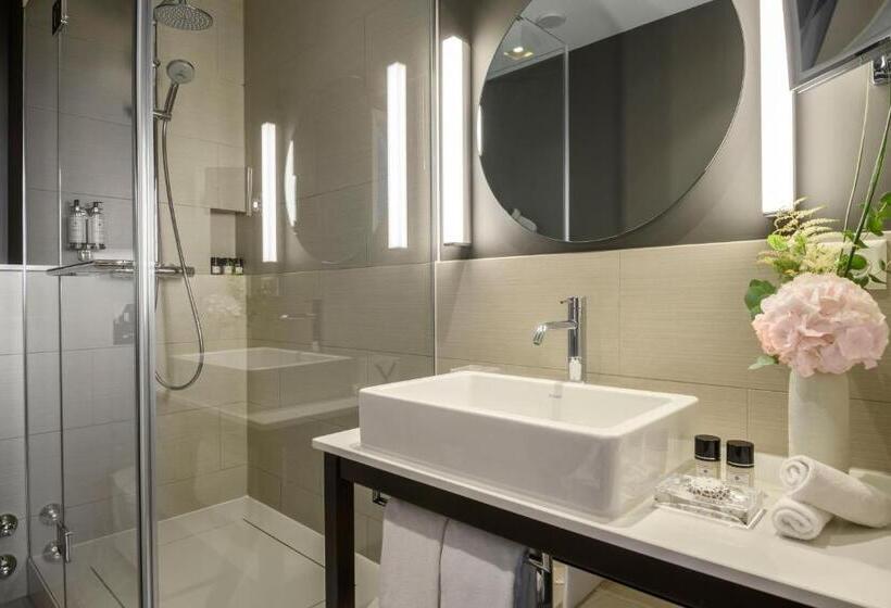 سوییت جونیور, Hôtel Métropole Genève