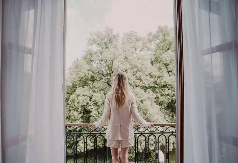 Juniorsviitti, Hôtel Métropole Genève