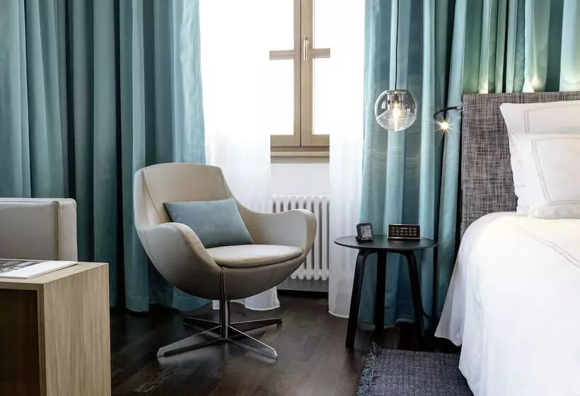 Juniorsviitti, Hôtel Métropole Genève
