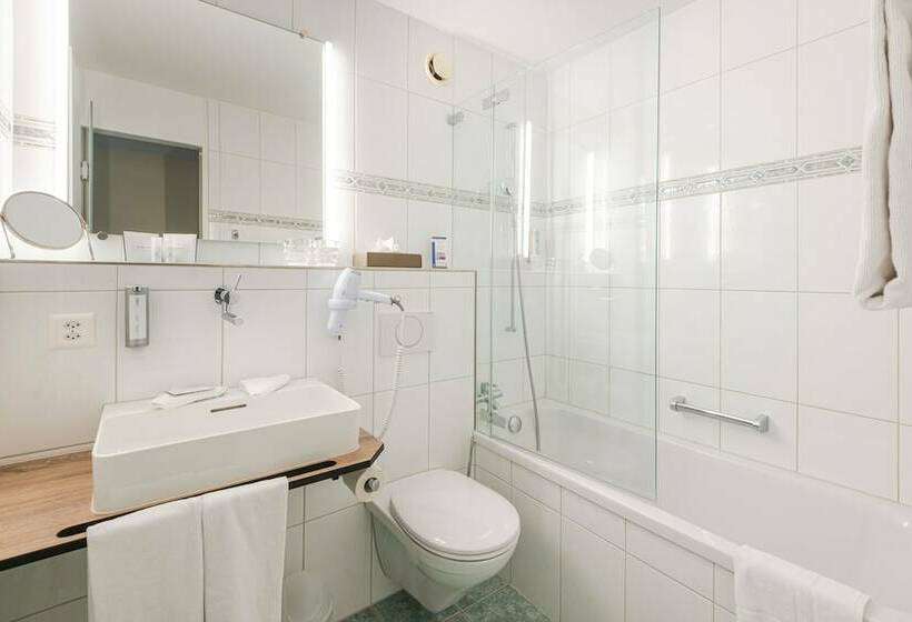 Номер Deluxe, Metropole Swiss Quality