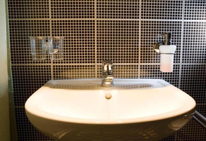 Номер Стандарт Индивидуальный, Montana By Mountain Hotels