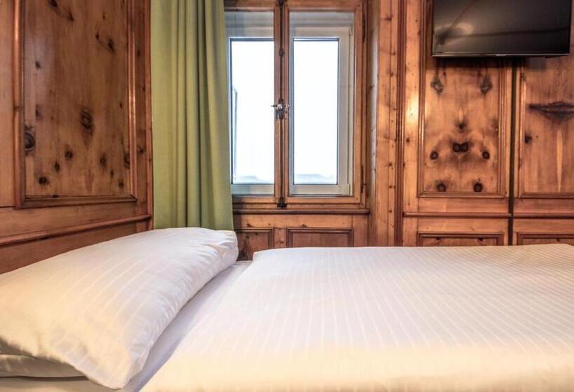 Номер Стандарт Трехместный, Montana By Mountain Hotels