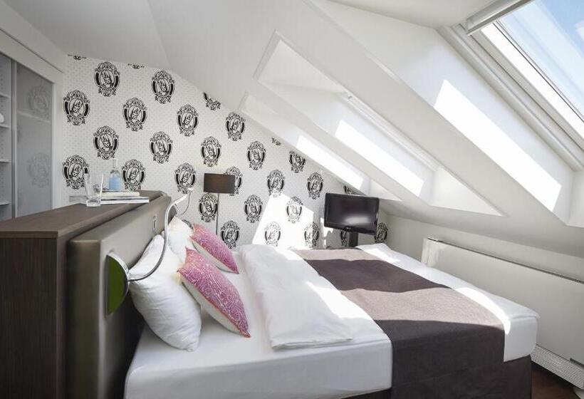 اتاق سوپریور با تخت بزرگ, Sorell Hotel Rütli