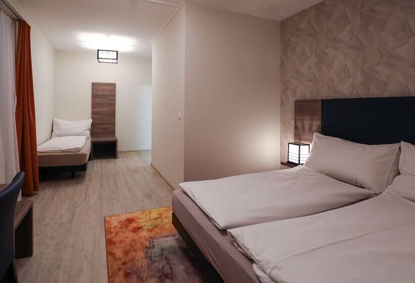 스탠다드 트리플 룸, Spatz