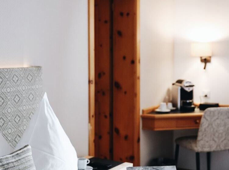 اتاق کلاسیک, Steinbock Pontresina