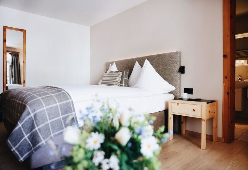 اتاق کلاسیک, Steinbock Pontresina