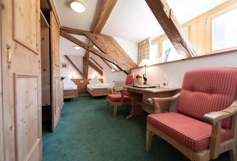 اتاق اکونومی با حمام مشترک, Steinbock Pontresina