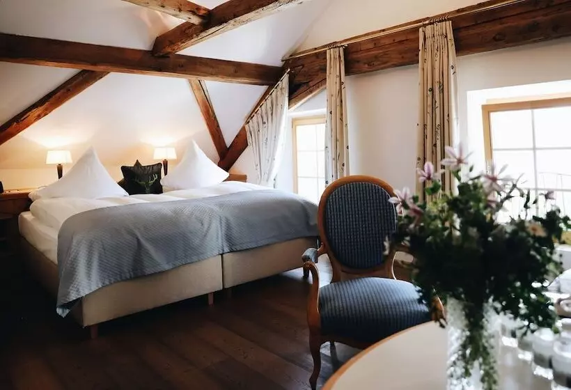 اتاق لوکس, Steinbock Pontresina