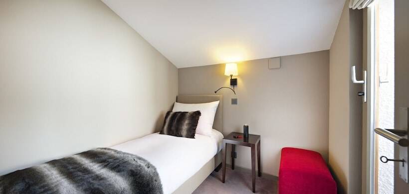 デラックススイートの３ベッドルーム, Vanessa