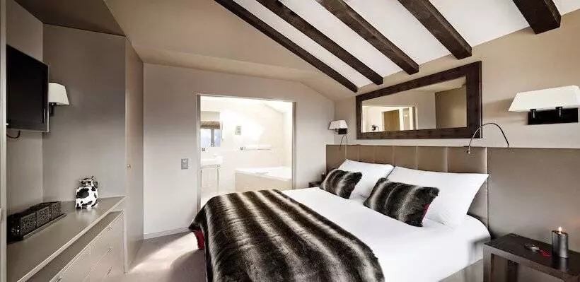 3 Bedroom Suite, Vanessa