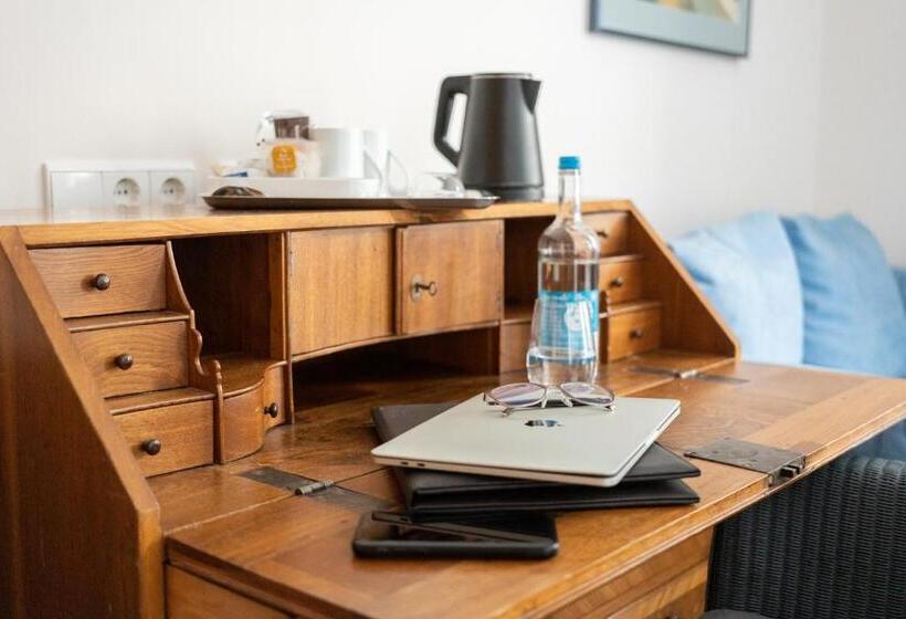 اتاق خانوادگی, Baseler Hof