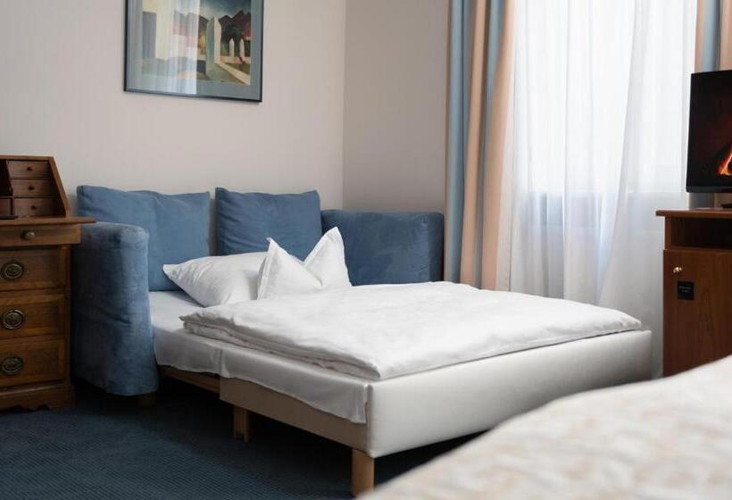 اتاق خانوادگی, Baseler Hof