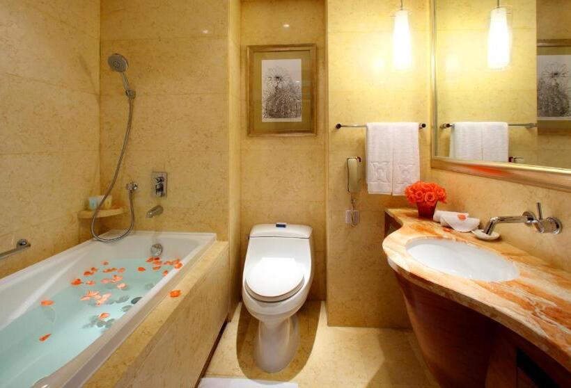 חדר סופריור עם מיטת קינג, Xiamen C&d Hotel Free Welcome Snacks Oasis Garden