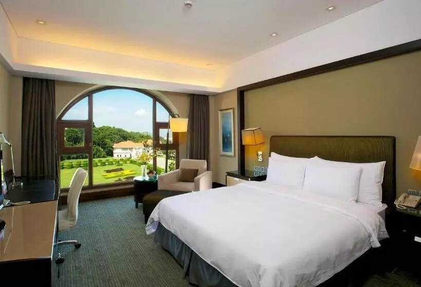 キングサイズベッド、ビュー付きデラックスルーム, Xiamen C&d Hotel Free Welcome Snacks Oasis Garden