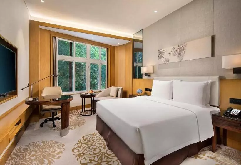 キングサイズベッドのスタンダードルーム, Xiamen C&d Hotel Free Welcome Snacks Oasis Garden