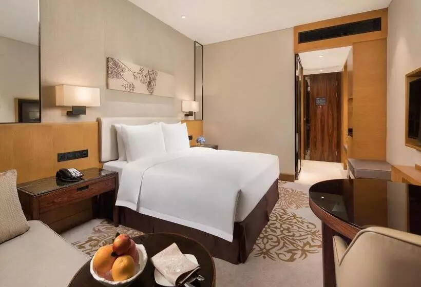 キングサイズベッドのスタンダードルーム, Xiamen C&d Hotel Free Welcome Snacks Oasis Garden