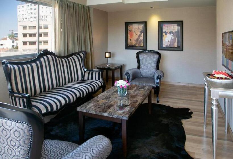 سوییت اجرایی, Cleopatra