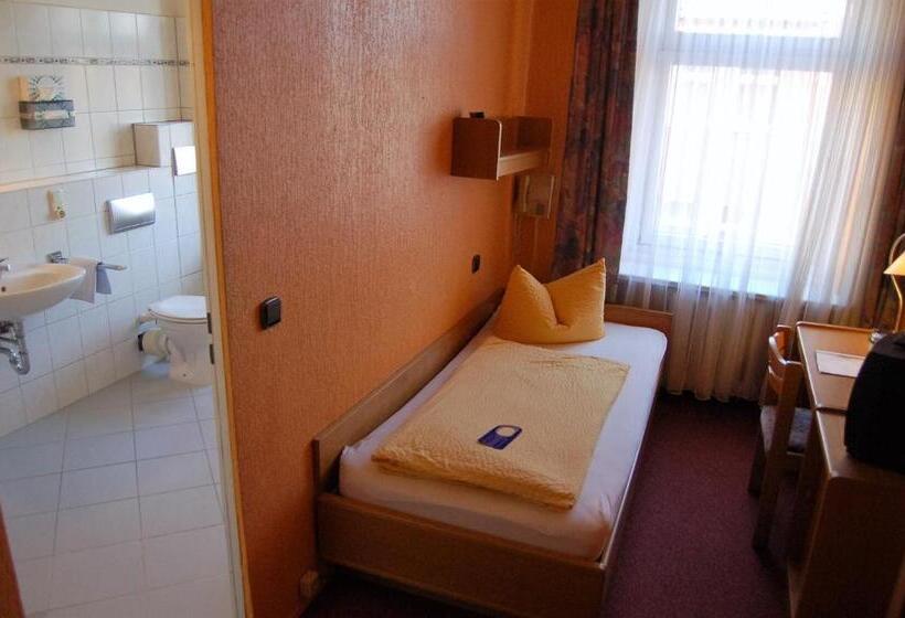 اتاق استاندارد یک نفره, Graf Pückler