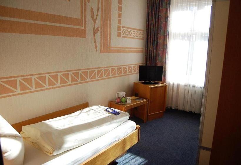 اتاق استاندارد یک تخته با سرویس بهداشتی مشترک, Graf Pückler