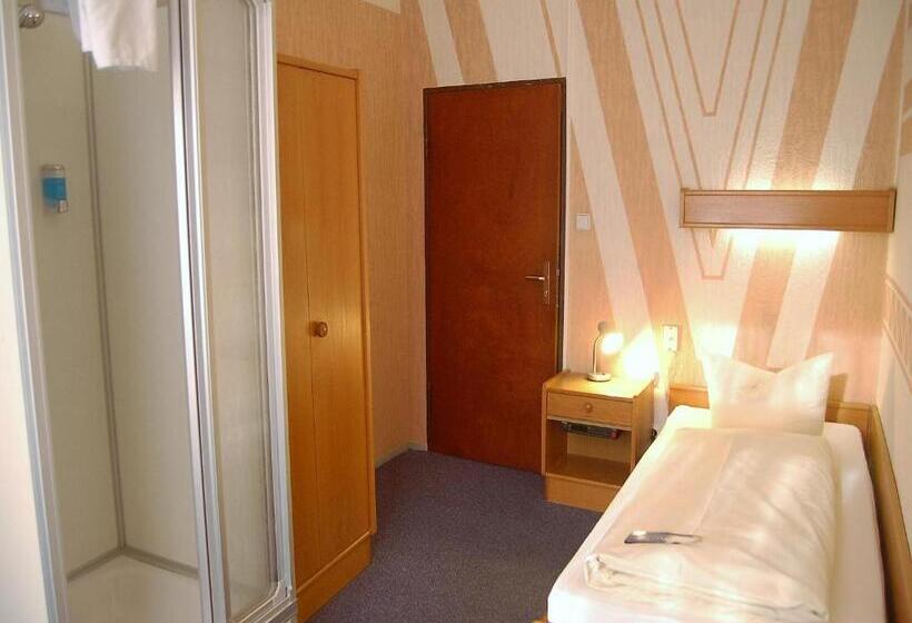 اتاق استاندارد یک تخته با سرویس بهداشتی مشترک, Graf Pückler