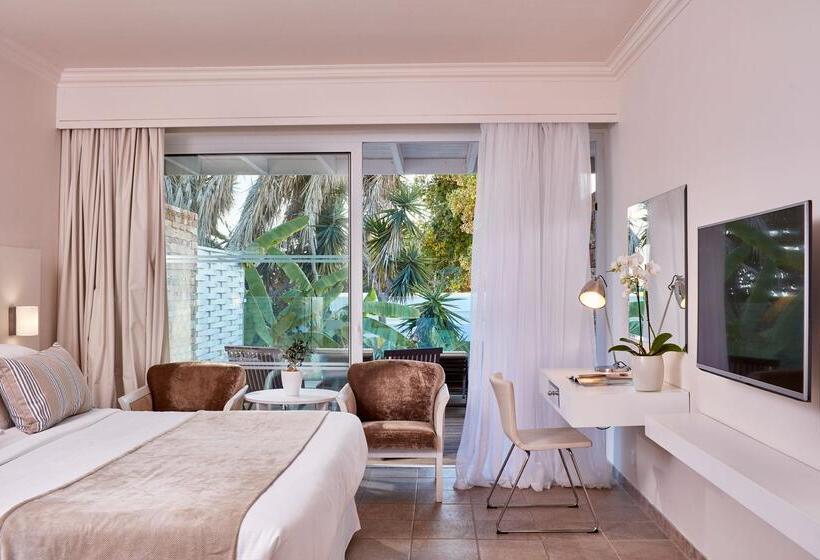 스탠다드 방갈로, Grecian Bay