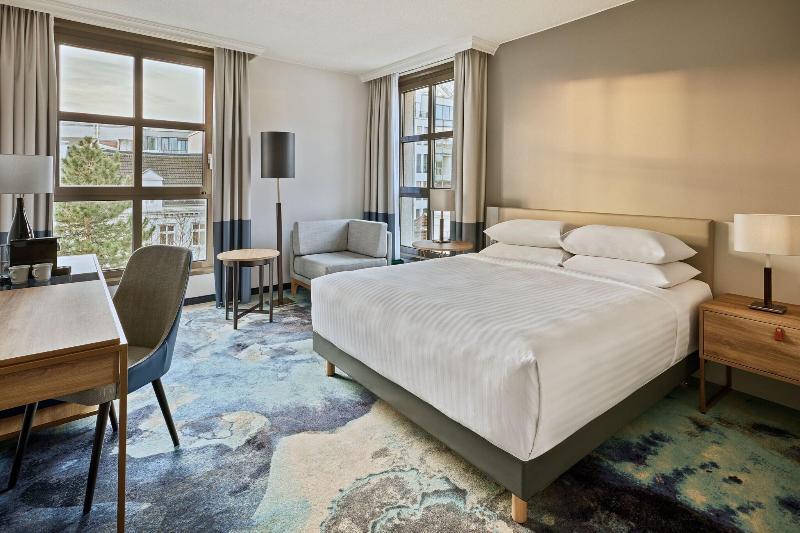 اتاق لوکس با تخت بزرگ, Hamburg Marriott