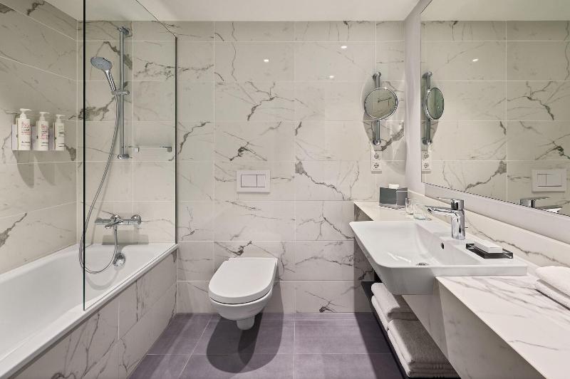 اتاق لوکس با تخت بزرگ, Hamburg Marriott