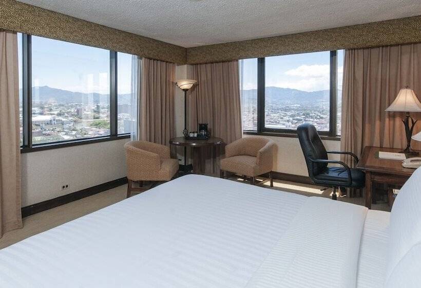 스위트, Delta Hotels By Marriott San Jose Aurola