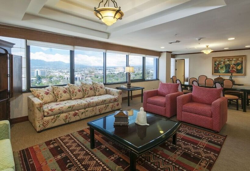 스위트, Delta Hotels By Marriott San Jose Aurola
