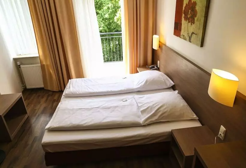 Standard Kolmen Hengen Huone, Marienthal Garni