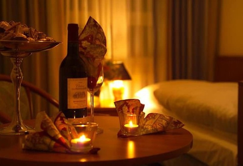 四人标准间, Mercedes/centrum