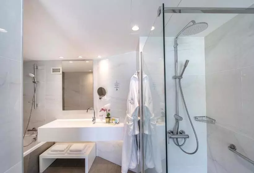 Executive-sviitti, Pavlo Napa Beach