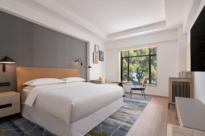 스탠다드 룸 킹사이즈 침대, Sheraton Guilin