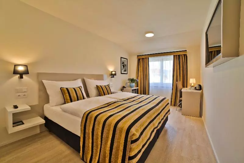 3-Bett-Standardzimmer, Sicarare