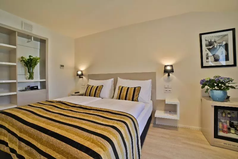 3-Bett-Standardzimmer, Sicarare