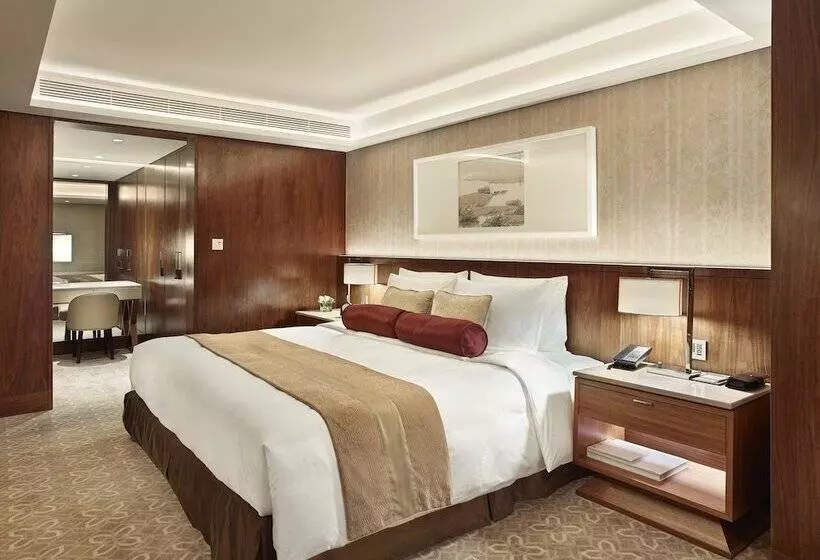 Club Suite, White Swan