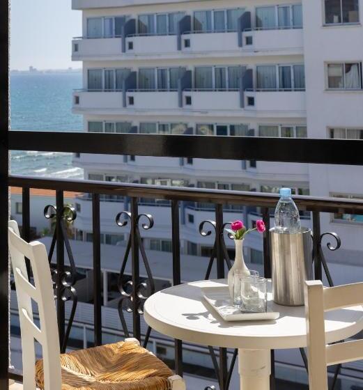 侧面海景标准三人间, Sandy Beach Hotel & Spa   Ex Sentido