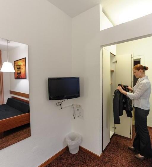 غرفة قياسية ثلاثية, Böll Essen