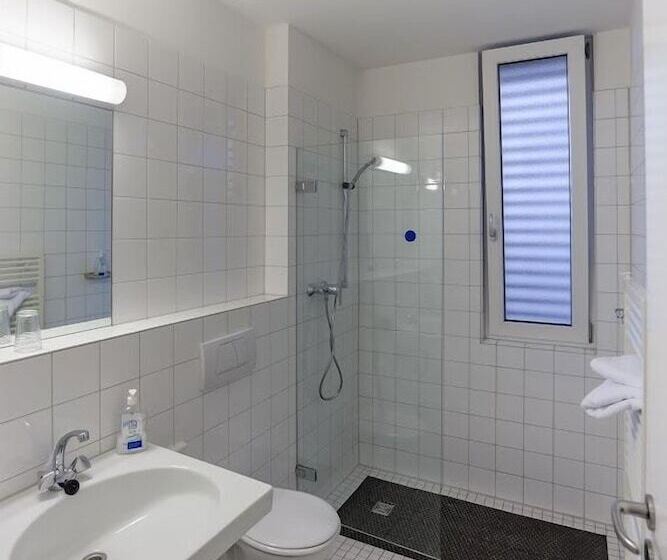 غرفة قياسية, Böll Essen