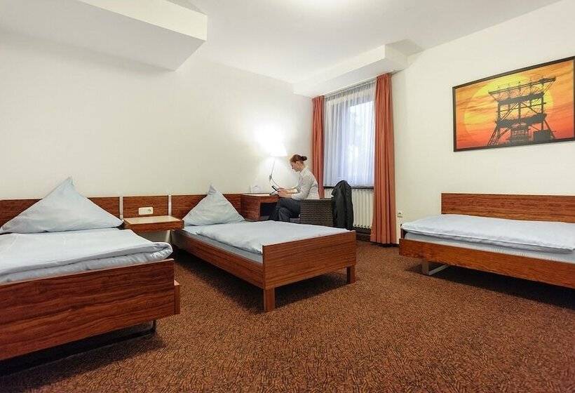 غرفة قياسية ثلاثية, Böll Essen