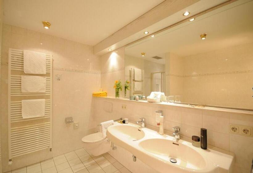 スーペリアールーム, Celler Tor