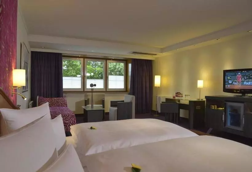 Superior Room, Celler Tor