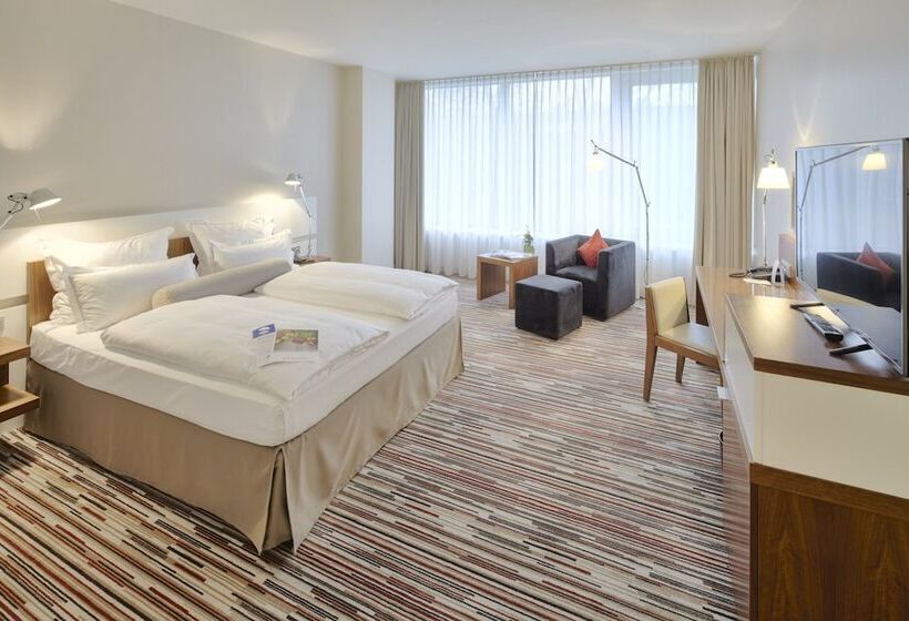 Полулюкс, Clayton Hotel Düsseldorf City Centre