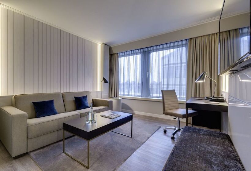 Президентский Люкс, Clayton Hotel Düsseldorf City Centre